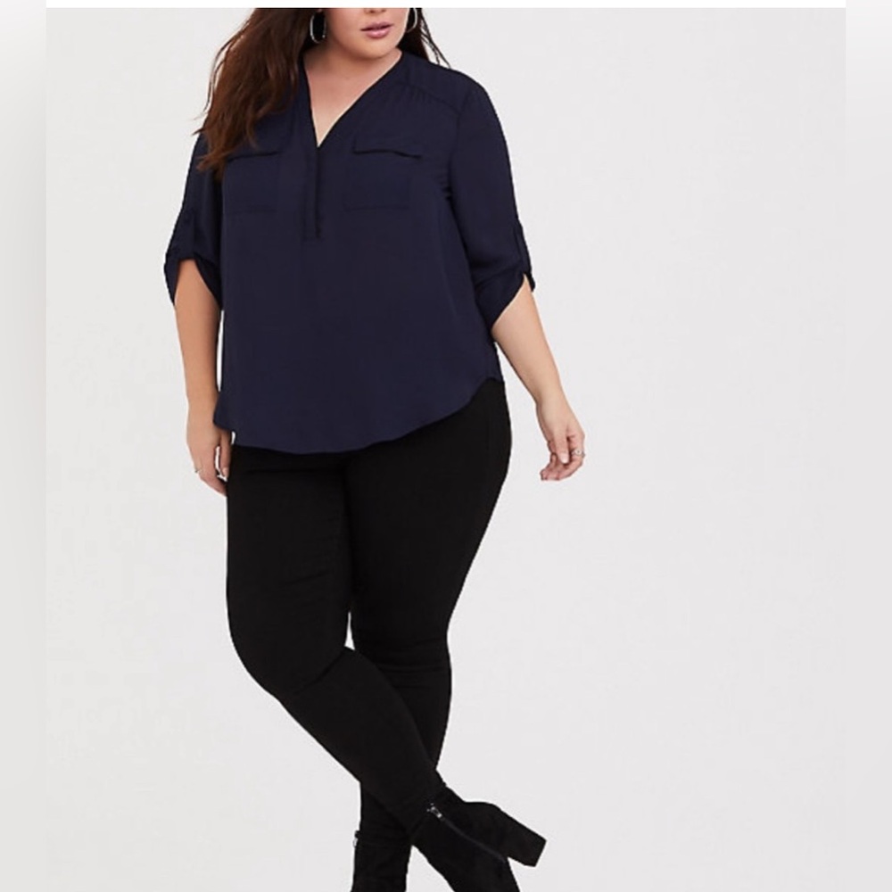 Torrid Harper Blouse Navy with Black Piping Sz 1 (14-16)  3/4 Sleeves Split Neck